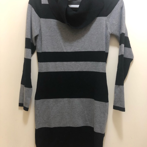 Clothes - Picture 3 of 16